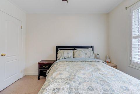 Photo 34 at 21 Polarlights Way, Rouge E11, Toronto