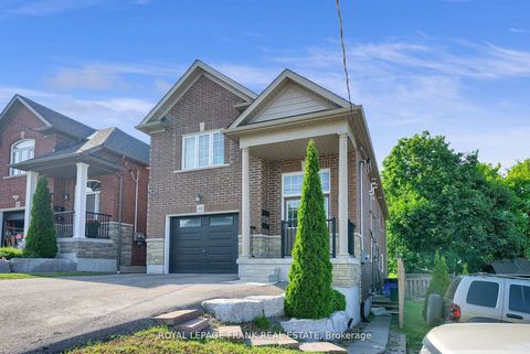 Photo 2 at 402 Olive Avenue, Central, Oshawa