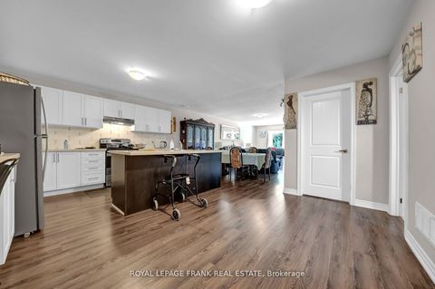 Photo 5 at 402 Olive Avenue, Central, Oshawa