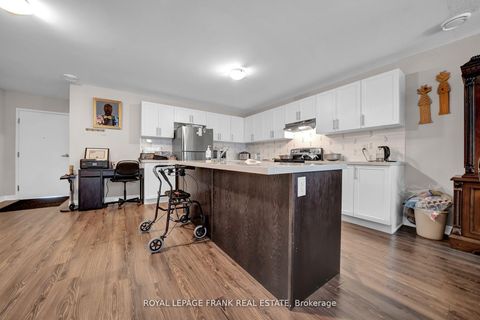 Photo 6 at 402 Olive Avenue, Central, Oshawa