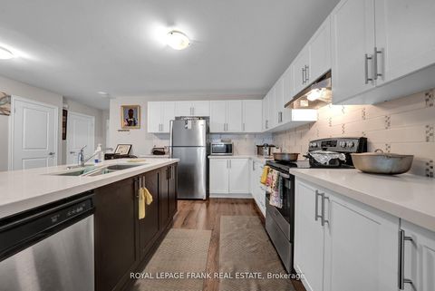 Photo 7 at 402 Olive Avenue, Central, Oshawa