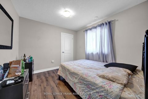 Photo 13 at 402 Olive Avenue, Central, Oshawa