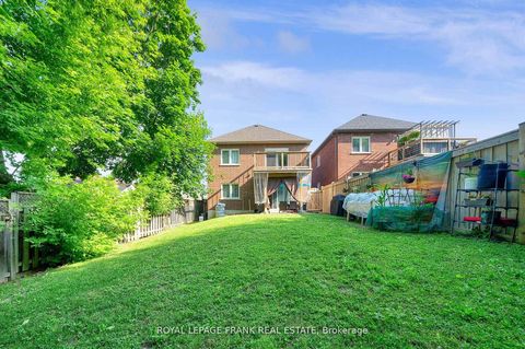 Photo 18 at 402 Olive Avenue, Central, Oshawa