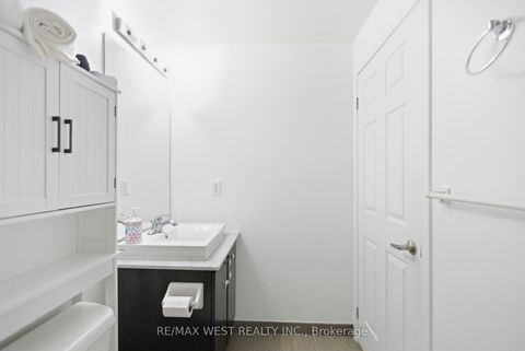 Photo 10 at 254 - 19 Coneflower Crescent, Branson, Toronto