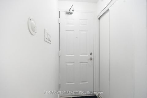 Photo 16 at 254 - 19 Coneflower Crescent, Branson, Toronto