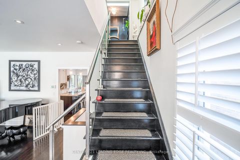 Photo 11 at 137 PARKVIEW Avenue, Willowdale East, Toronto