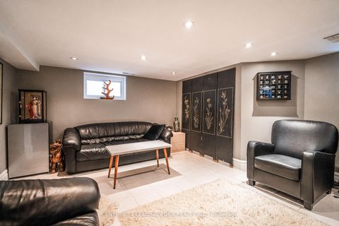 Photo 24 at 137 PARKVIEW Avenue, Willowdale East, Toronto