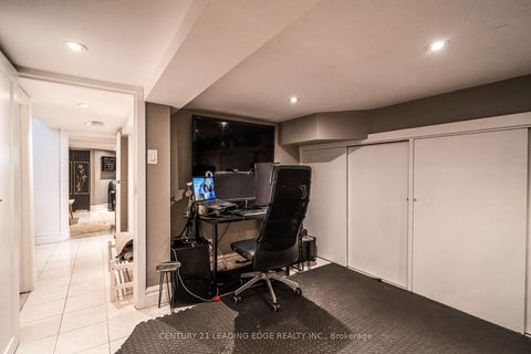 Photo 28 at 137 PARKVIEW Avenue, Willowdale East, Toronto