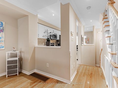 Photo 6 at 983 Roselawn Avenue, Belgravia, Toronto