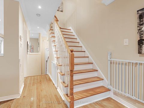 Photo 7 at 983 Roselawn Avenue, Belgravia, Toronto