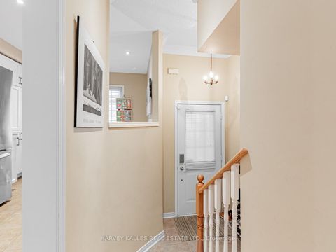 Photo 12 at 983 Roselawn Avenue, Belgravia, Toronto