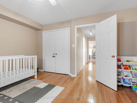Photo 15 at 983 Roselawn Avenue, Belgravia, Toronto