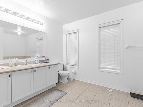 Photo 24 at 983 Roselawn Avenue, Belgravia, Toronto