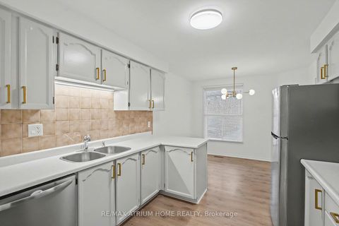 Photo 10 at 139 Esther Crescent, Yorkhill, Vaughan