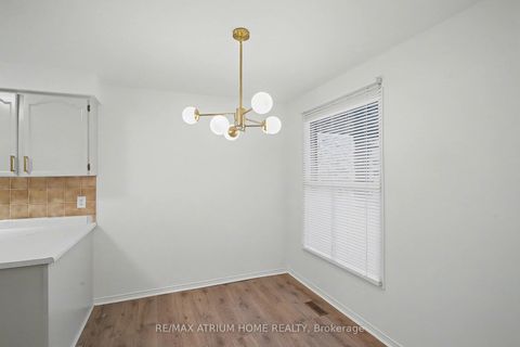 Photo 12 at 139 Esther Crescent, Yorkhill, Vaughan