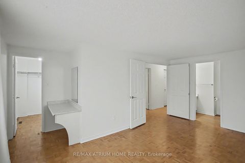 Photo 14 at 139 Esther Crescent, Yorkhill, Vaughan