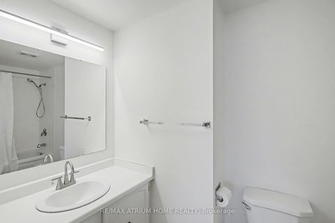 Photo 15 at 139 Esther Crescent, Yorkhill, Vaughan