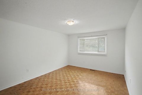 Photo 18 at 139 Esther Crescent, Yorkhill, Vaughan