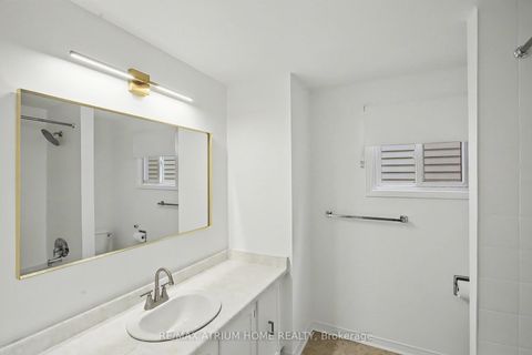 Photo 20 at 139 Esther Crescent, Yorkhill, Vaughan