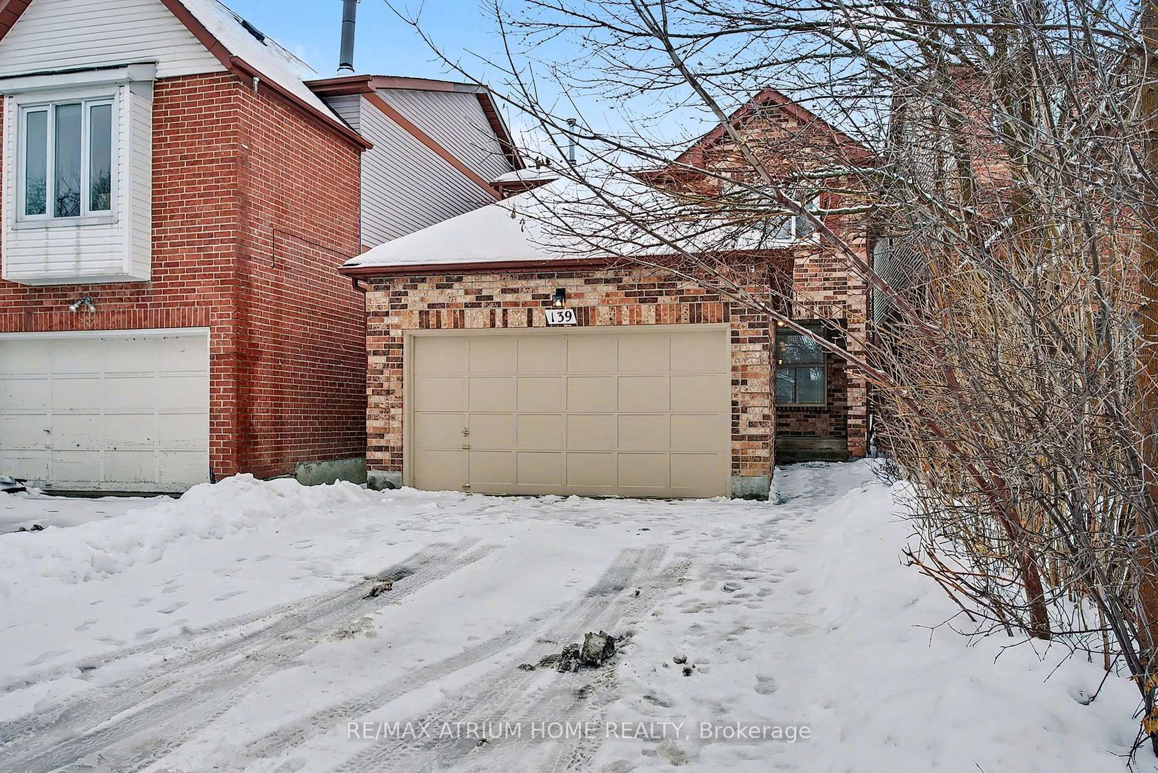 139 Esther Crescent, Yorkhill, Vaughan photo number 2