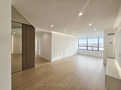 Photo 3 at 512 - 7460 Bathurst Street, Brownridge, Vaughan