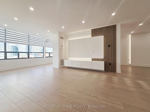 Photo 4 at 512 - 7460 Bathurst Street, Brownridge, Vaughan