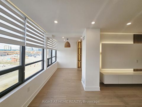 Photo 5 at 512 - 7460 Bathurst Street, Brownridge, Vaughan