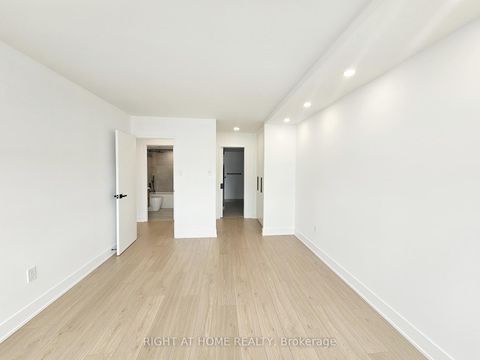 Photo 16 at 512 - 7460 Bathurst Street, Brownridge, Vaughan