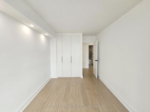 Photo 25 at 512 - 7460 Bathurst Street, Brownridge, Vaughan