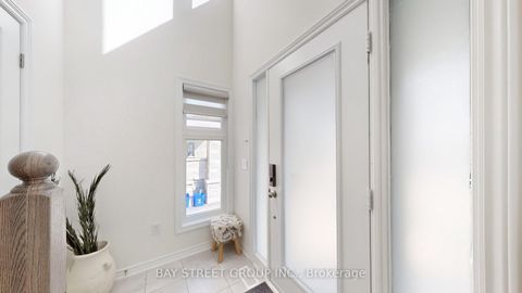 Photo 2 at 80 Puisaya Drive, Rural Richmond Hill, Richmond Hill