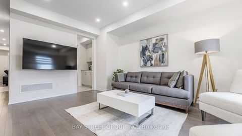 Photo 5 at 80 Puisaya Drive, Rural Richmond Hill, Richmond Hill