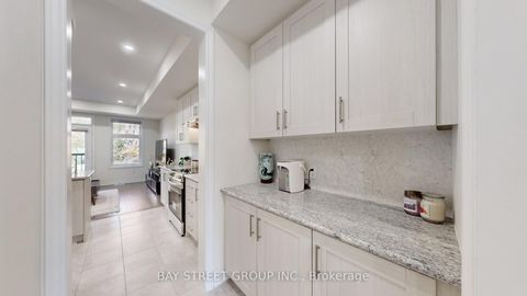 Photo 12 at 80 Puisaya Drive, Rural Richmond Hill, Richmond Hill