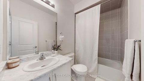 Photo 24 at 80 Puisaya Drive, Rural Richmond Hill, Richmond Hill