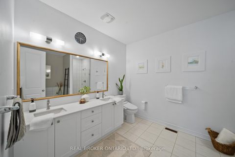 Photo 20 at 11 Howard Williams Court, Uxbridge