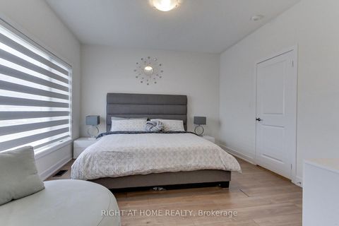 Photo 30 at 14 Pageant Avenue, Vellore Village, Vaughan