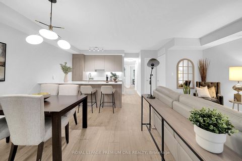 Photo 9 at 13 - 66 Long Branch Avenue, Long Branch, Toronto