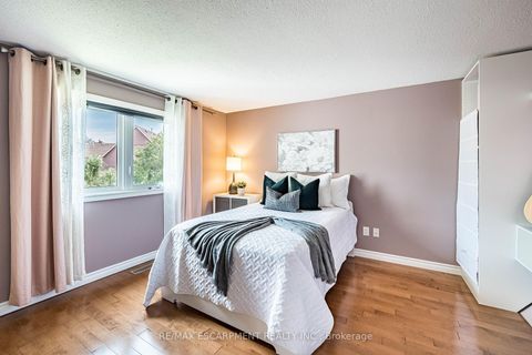 Photo 15 at 16 Ackrow Court, West Deane, Toronto