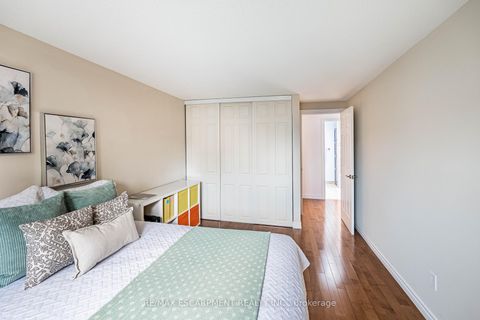 Photo 18 at 16 Ackrow Court, West Deane, Toronto