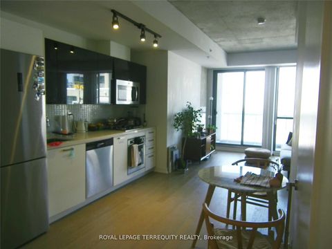 Photo 1 at 909 - 39 Brant Street, Waterfront Communities C1, Toronto
