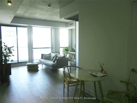 Photo 2 at 909 - 39 Brant Street, Waterfront Communities C1, Toronto