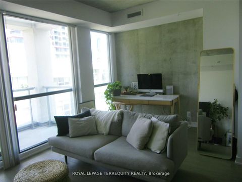 Photo 3 at 909 - 39 Brant Street, Waterfront Communities C1, Toronto