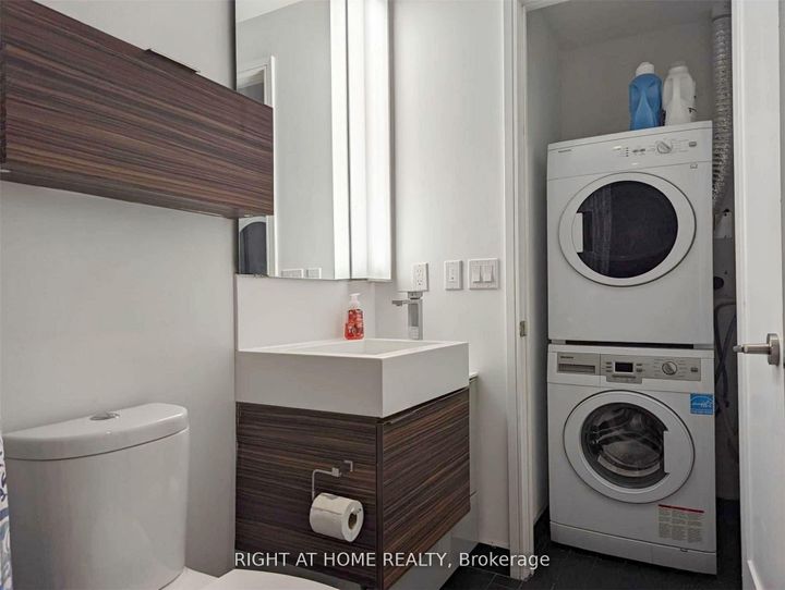 Photo 5 at 4707 - 88 Scott Street W, Yonge Corridor, Toronto