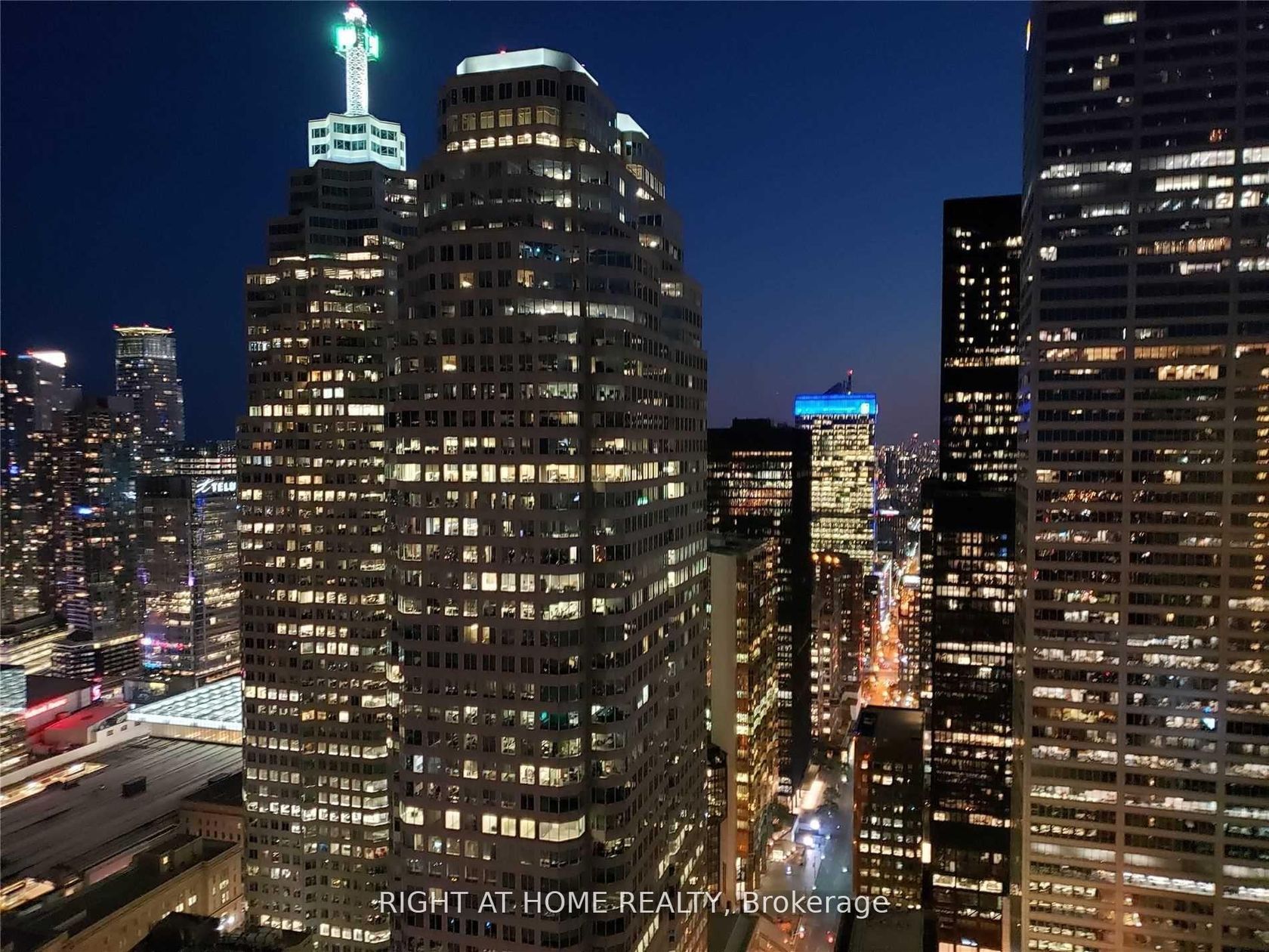 4707 - 88 Scott Street W, Yonge Corridor, Toronto by Loree Meneguzzi Real Estate 4707 - 88 Scott Street W, Yonge Corridor, Toronto