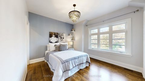 Photo 20 at 1 Dustan Crescent, East York, Toronto