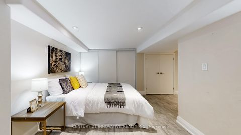 Photo 33 at 1 Dustan Crescent, East York, Toronto