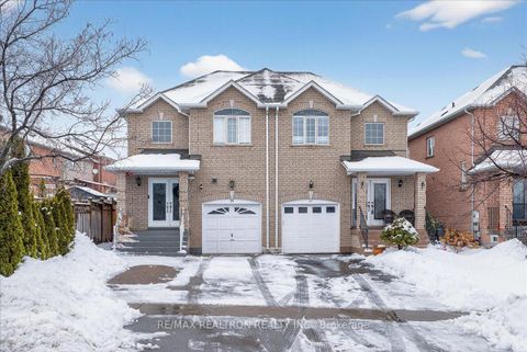 Photo 0 at 23 D'amato Crescent, Maple, Vaughan