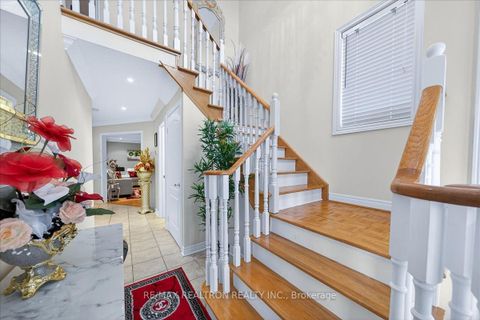 Photo 4 at 23 D'amato Crescent, Maple, Vaughan