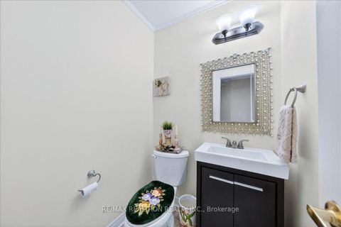 Photo 5 at 23 D'amato Crescent, Maple, Vaughan