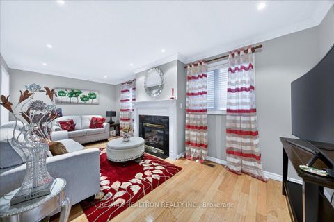 Photo 6 at 23 D'amato Crescent, Maple, Vaughan