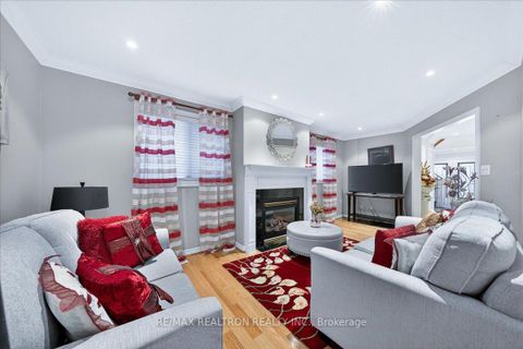 Photo 8 at 23 D'amato Crescent, Maple, Vaughan